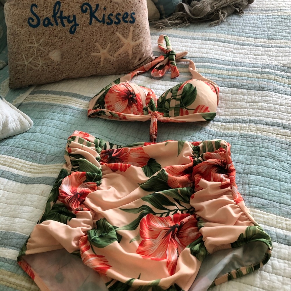 Two 50’s Retro Style Swimsuits😊